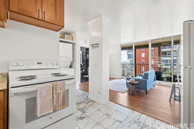 Building Photo - 2754 Kuilei St