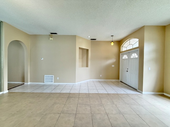 Foto del edificio - 12859 Enclave Dr