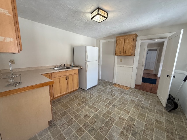 Building Photo - 1988 Centre St