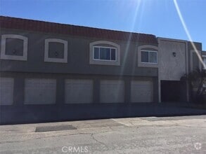 Building Photo - 312 10th St