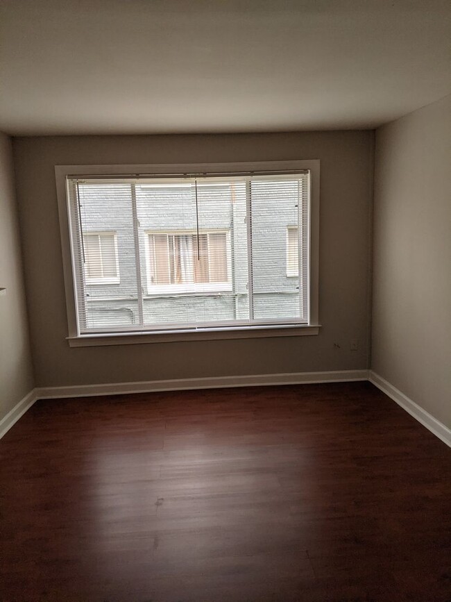 Foto del edificio - 1 bedroom, 1 bath in Washington Highlands ...