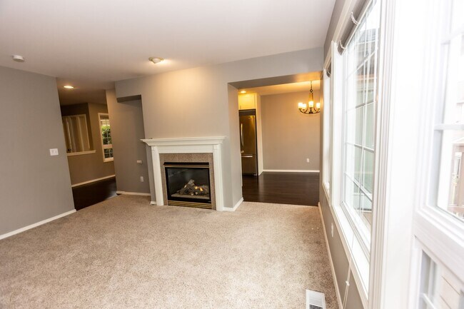 Foto del edificio - Beautiful 2 Bed 2.5 Bath Townhome in Kent