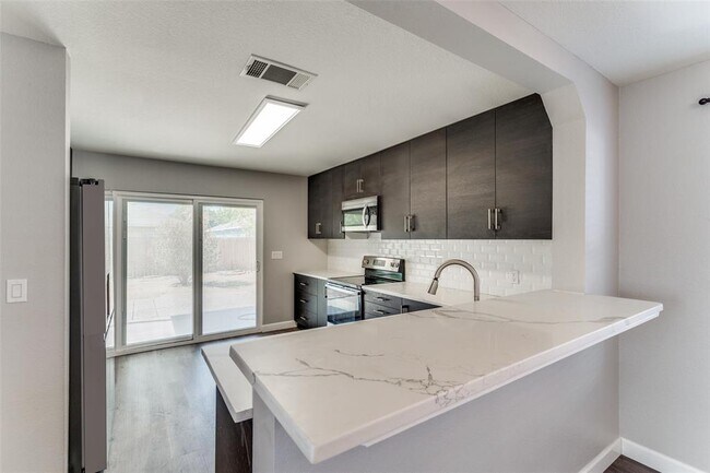 Foto del edificio - 1408 Poppy Seed Ln
