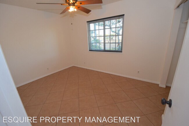 Building Photo - 4 br, 2 bath House - 750 AVALON WAY