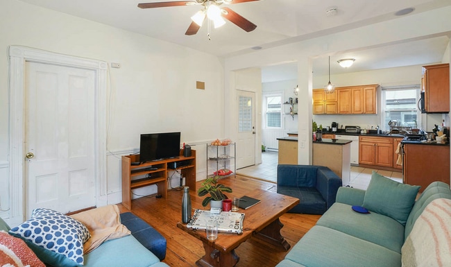 Photo - Renovated 6-Bed, 2-Bath Apartment Near Nor...