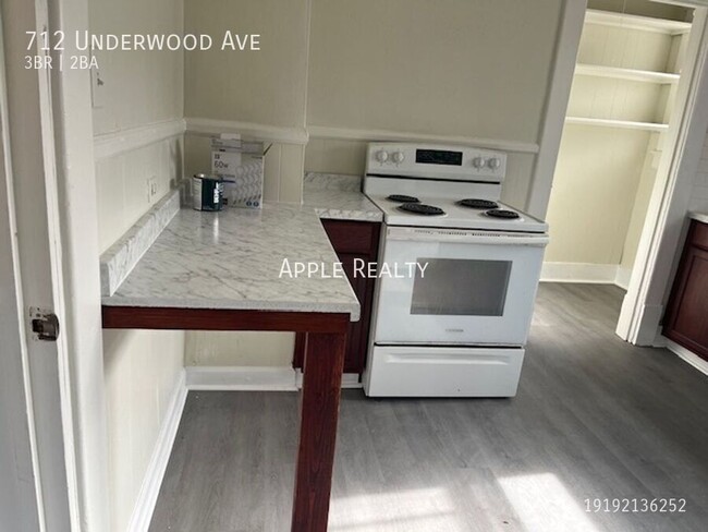 Building Photo - Newly remolded 3 BR with Hardwood Floors