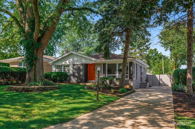 Foto del edificio - 3834 Hampton Ave