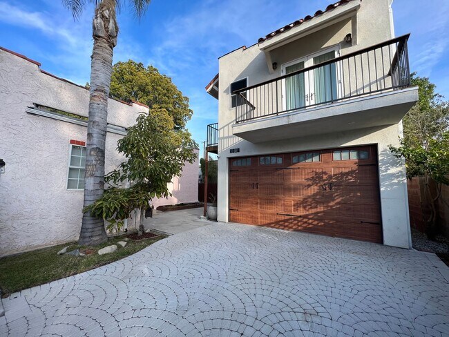Foto del edificio - 3730 Edenhurst Ave