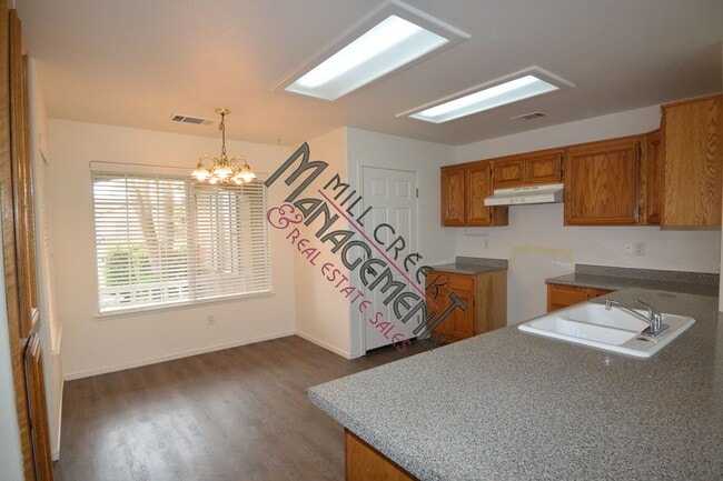 Building Photo - 5404 W Dorothea Ave