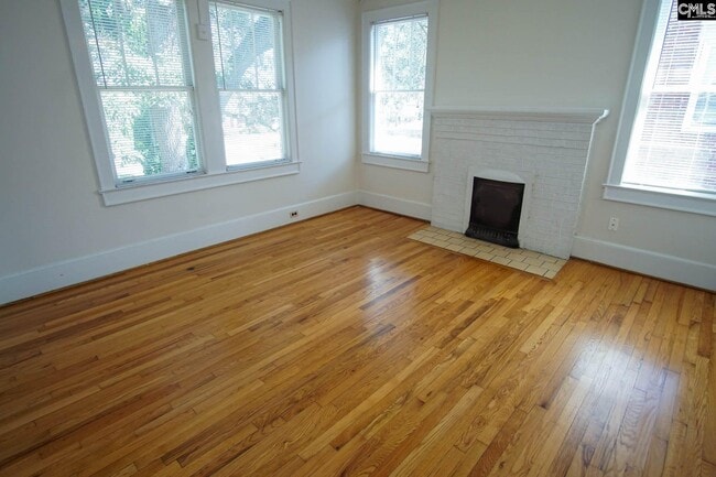 Building Photo - 3014 Kershaw St