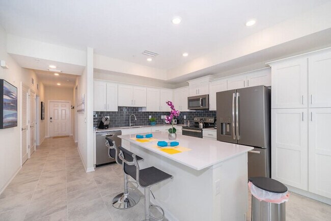 Building Photo - 3121-406  Stylish Apartment with Privilage...