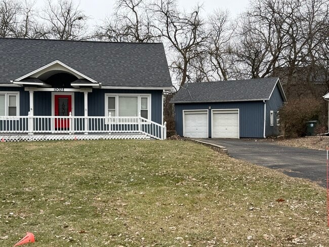 Building Photo - 10S328 Jamie Ln