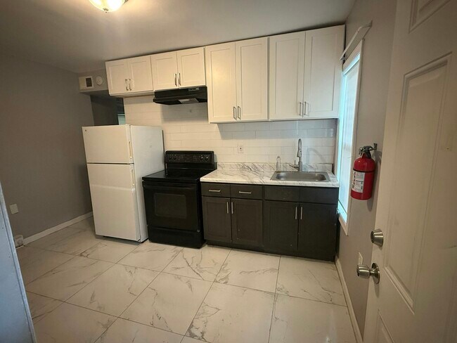 Foto del edificio - 188 Clinton St