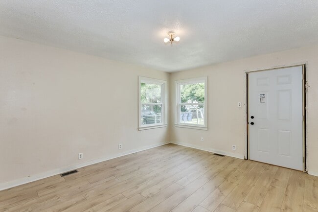 Foto del edificio - 1802 N Market St