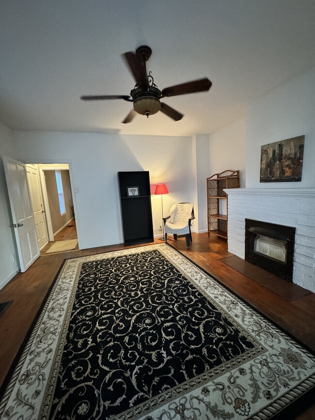 1st floor bedroom or living room - 224 Walnut St