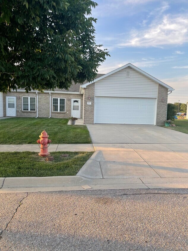3900 Ballard Ct, Lincoln, NE 68504 Townhome Rentals in Lincoln NE