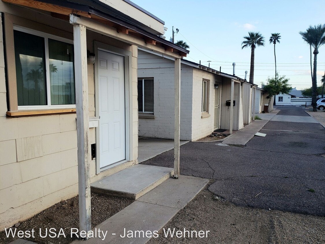 Primary Photo - 908 E Turney Ave