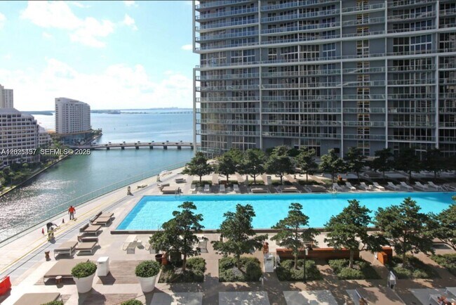 Foto del edificio - 485 Brickell Ave