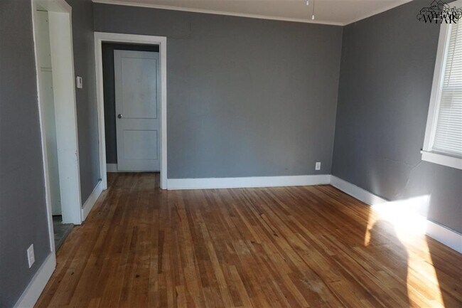 Building Photo - 1015 E Wenonah Blvd