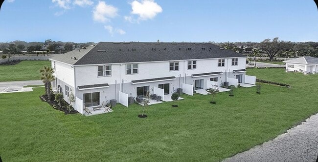 Building Photo - 15117 Cuzcorro Ct