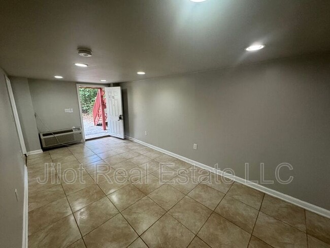 Photo - 1366 Clermont Ave Apartment