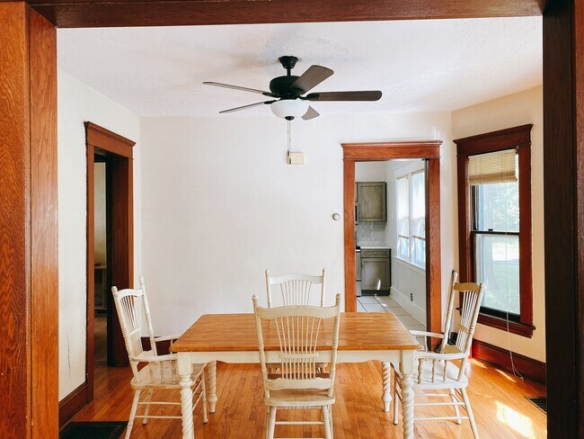 Dining room - 715 Maryland Ave