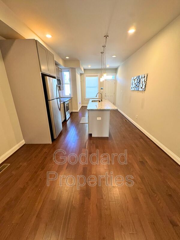 Building Photo - 842 N Patterson Park Ave