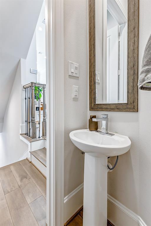 Foto del edificio - 1216 Timbergrove Park St