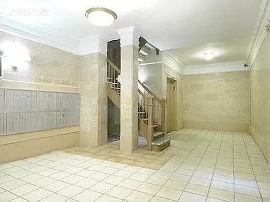 Building Photo - 2 Ellwood St