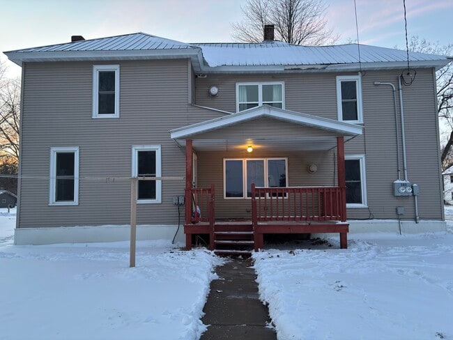 Building Photo - 303 Cobban St
