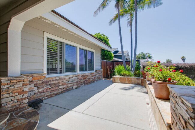 Building Photo - 7446 Trigo Ln
