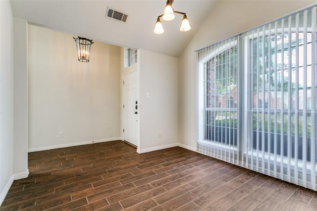 Foto del edificio - 4015 Midrose Trail