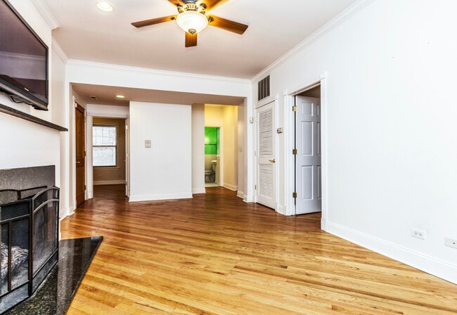 Building Photo - 5323 S Harper Ave