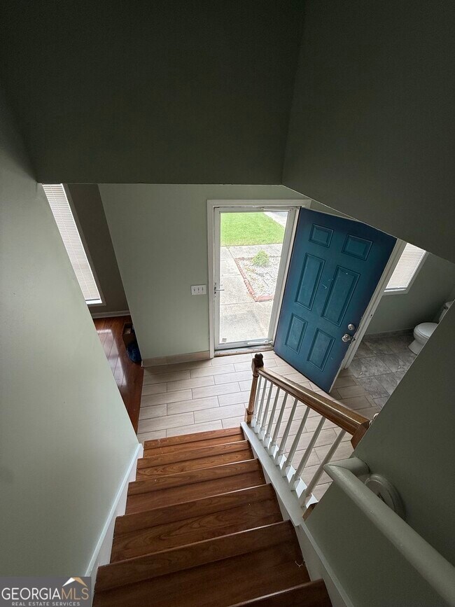 Building Photo - 755 Tara Bend
