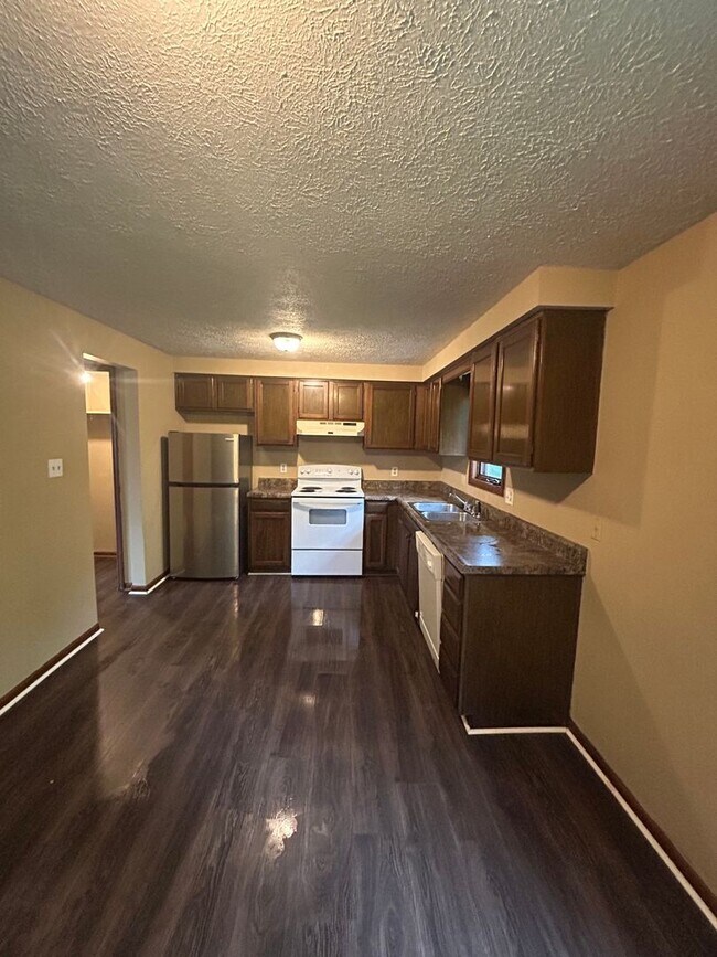 Building Photo - 6916 Decatur Rd