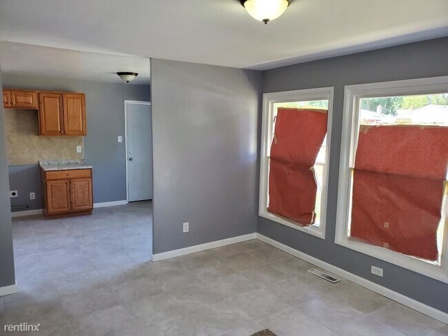 Building Photo - 3 br, 1 bath House - 20030 Birwood St