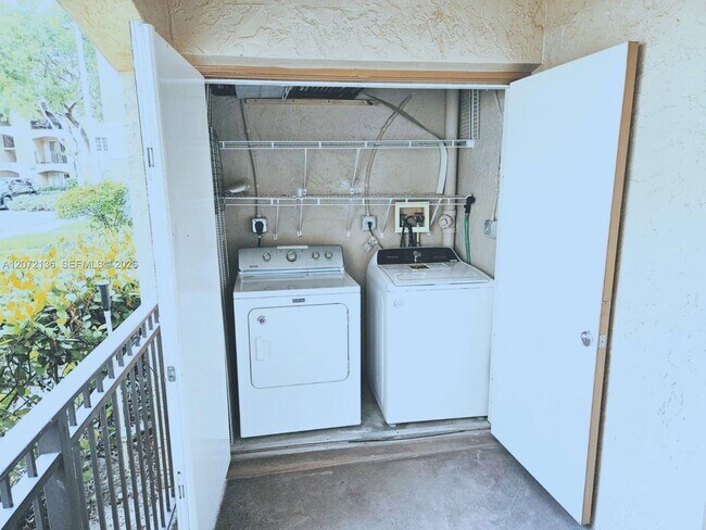 Foto del edificio - 220 SW 116th Ave