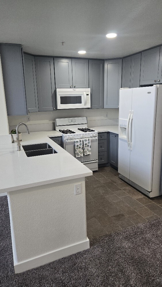 Building Photo - 13133 Le Parc Blvd