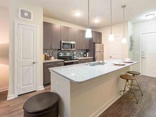 Building Photo - 120 Saint Louis-140.6