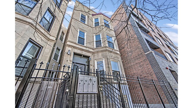 Foto del edificio - 1337 N Western Ave