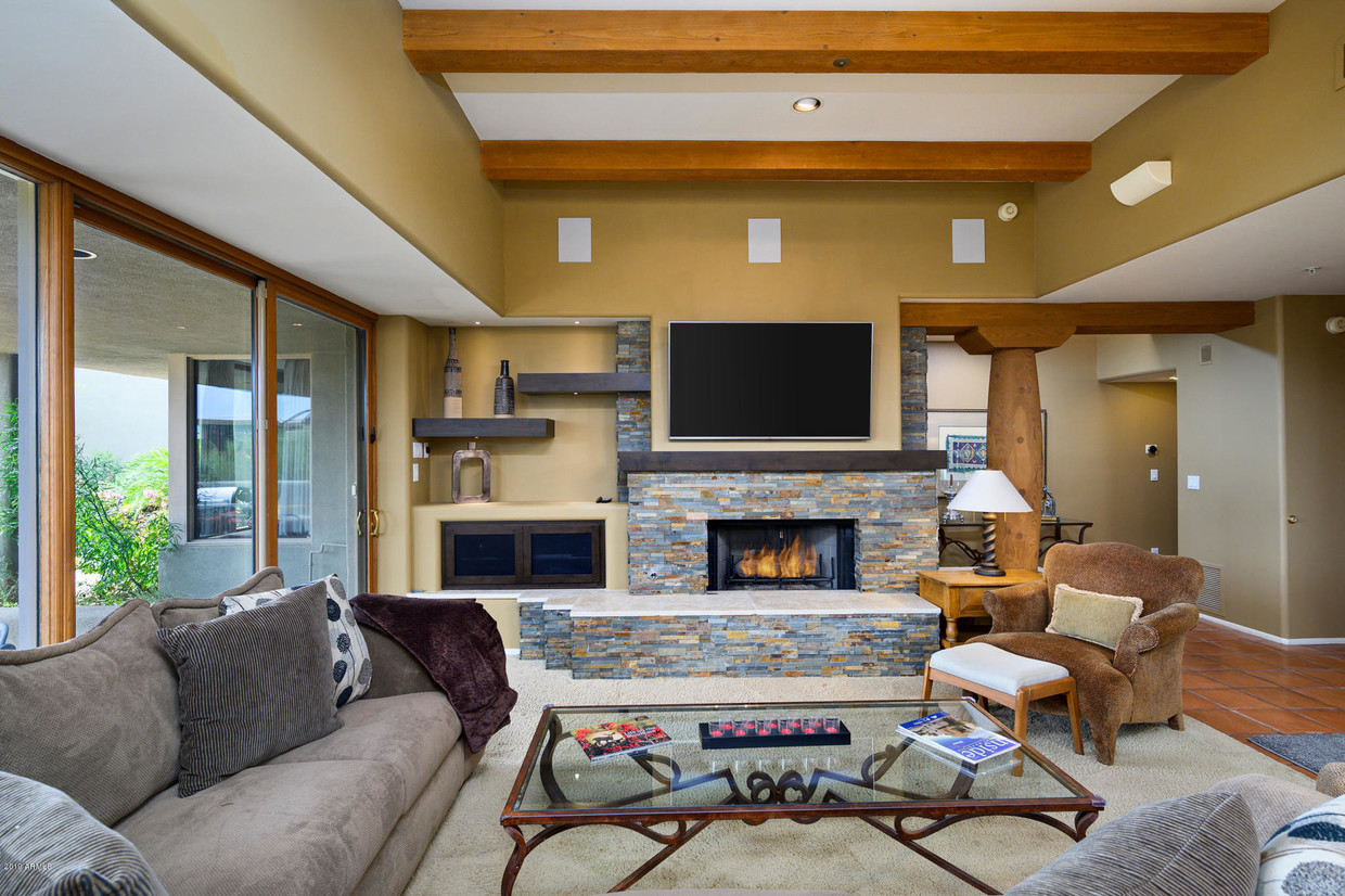 Primary Photo - 10095 Graythorn Dr