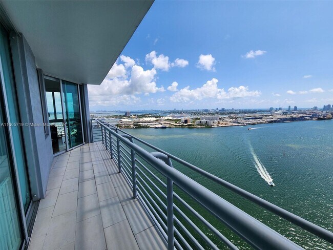 Building Photo - 335 S Biscayne Blvd