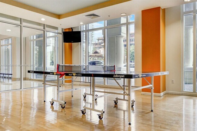 Foto del edificio - 511 SE 5 Ave