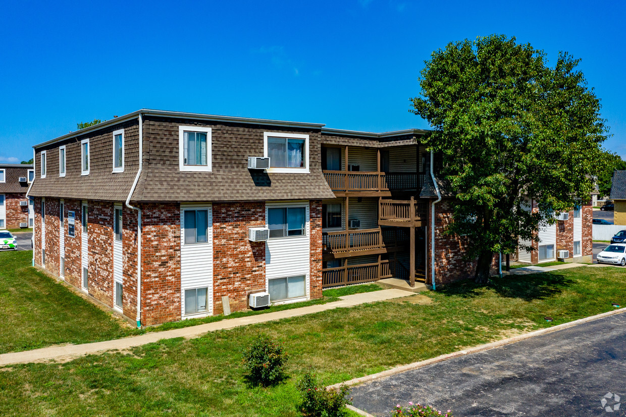 Foto principal - Clairborne Court Apartments