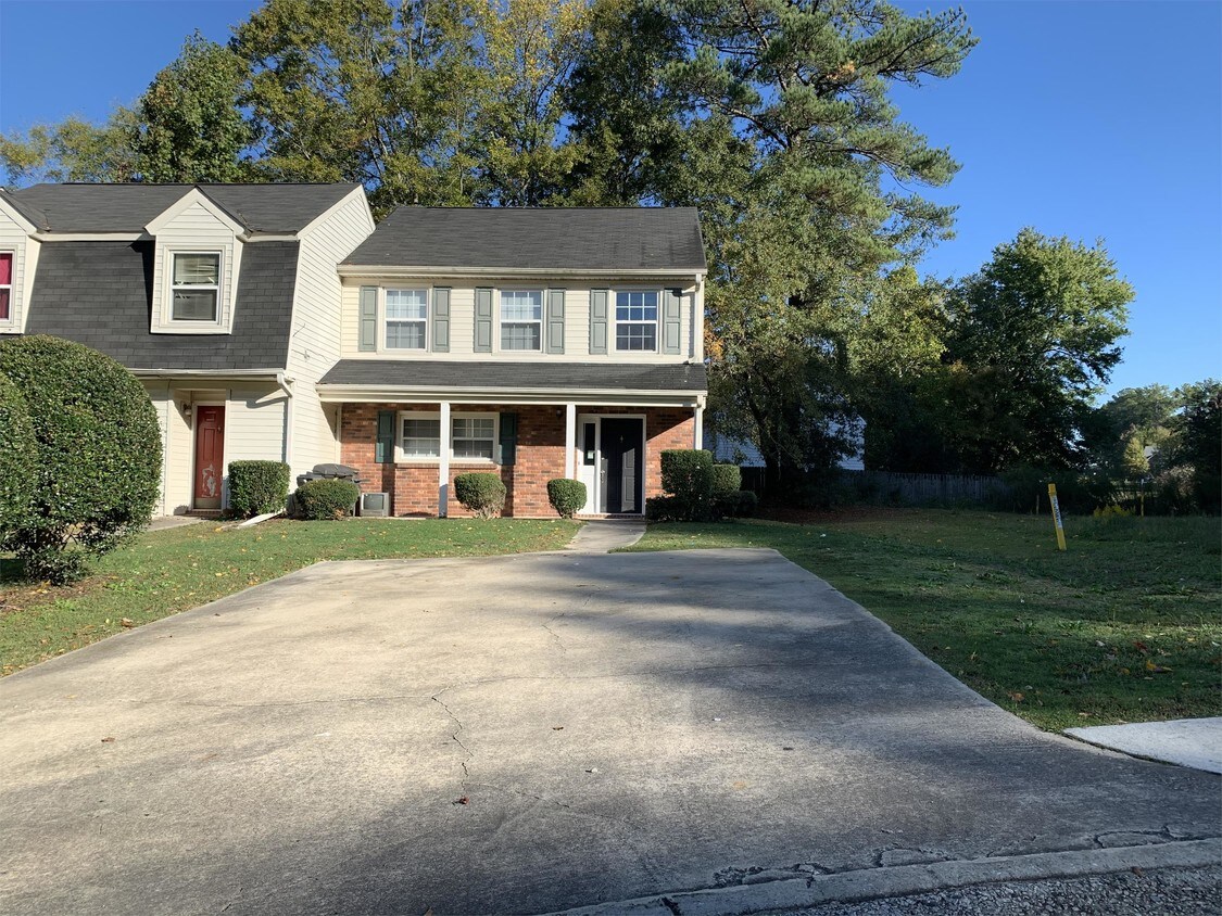 Primary Photo - 409 Patrick Henry Ct