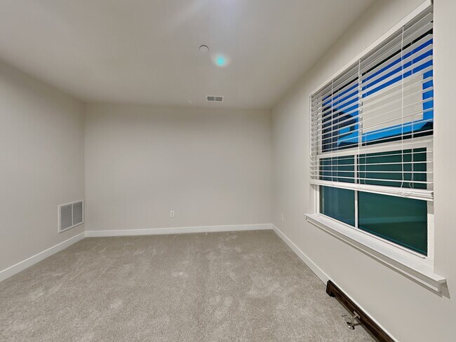 Foto del edificio - 4806 Spruce Rd