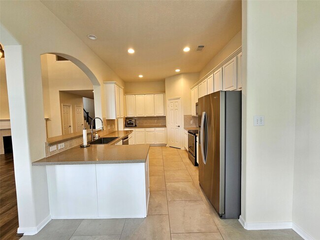 Building Photo - 98 W Knightsbridge Dr