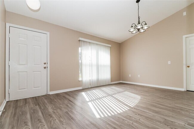 Building Photo - 14336 Coronado Dr