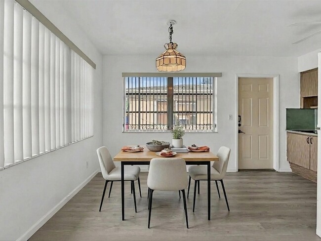 Foto del edificio - 2193 NE 172nd St