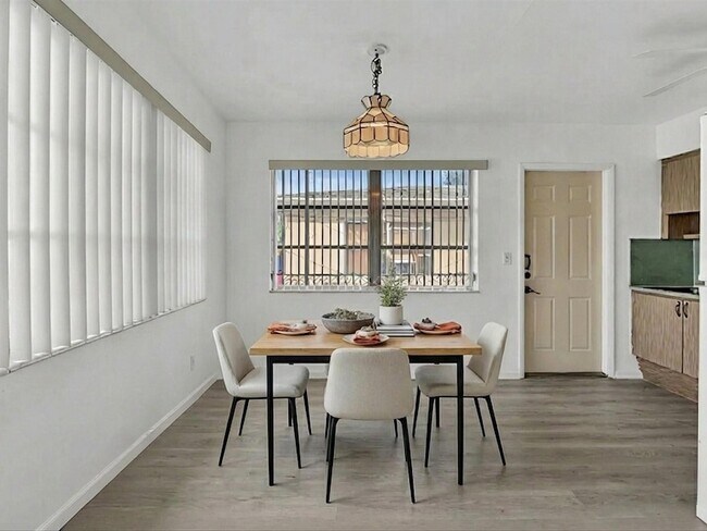 Foto del edificio - 2193 NE 172nd St